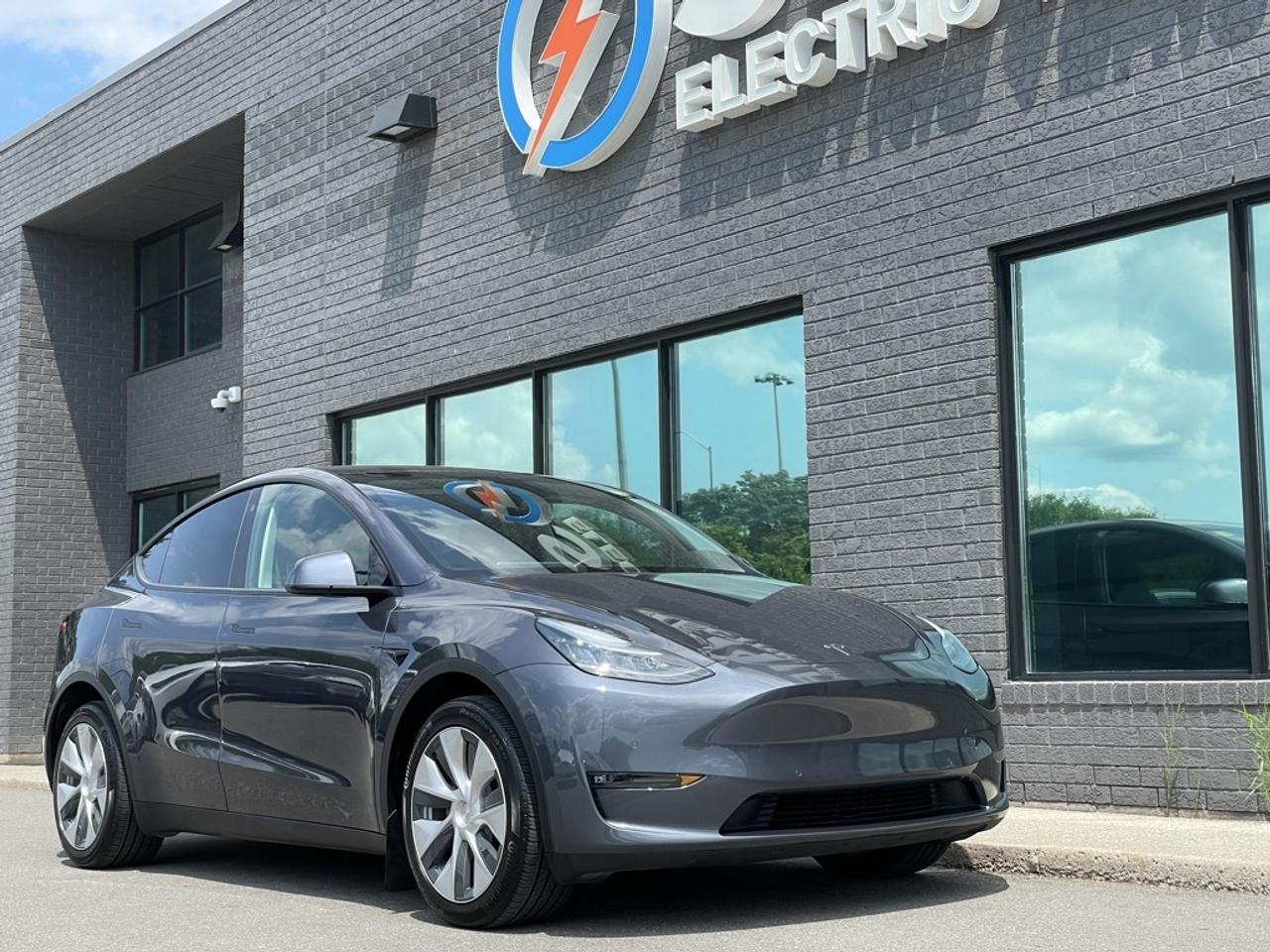 2022 Tesla Model Y LR AWD   Tow PKG! Clean CARFAX! No Additional Fees Photo2