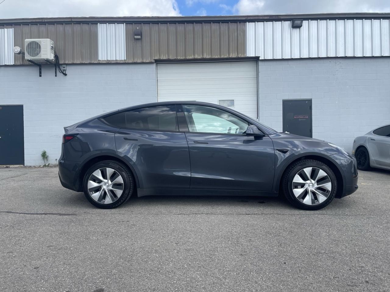 2022 Tesla Model Y LR AWD   Tow PKG! Clean CARFAX! No Additional Fees Photo3