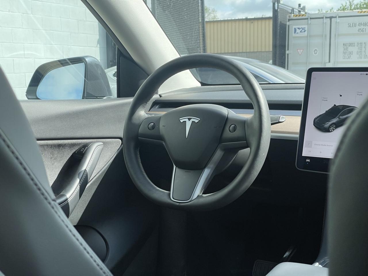 2022 Tesla Model Y LR AWD   Tow PKG! Clean CARFAX! No Additional Fees Photo