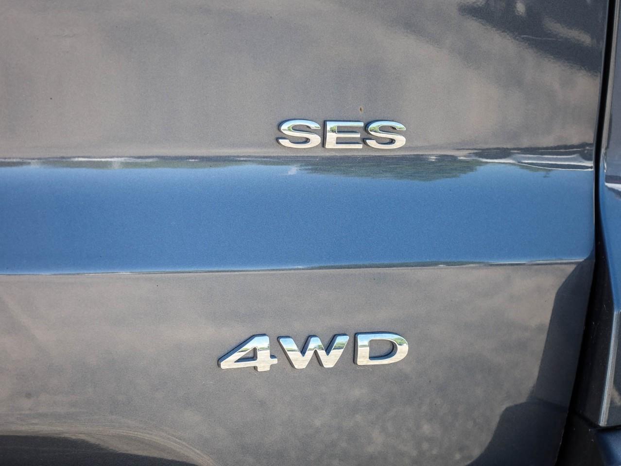 2019 Ford EcoSport SES 4x4 Sport Utility Photo4