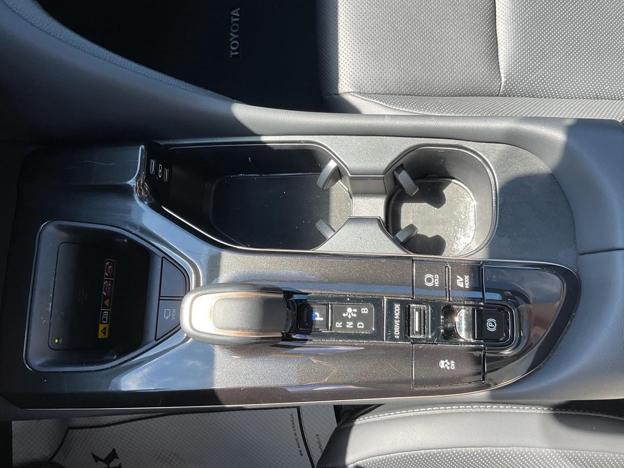 2025 Toyota Crown Limited 4dr Sedan Photo