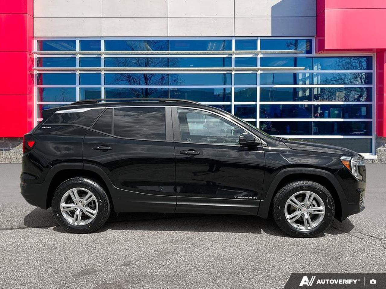 2022 GMC Terrain SLE | Heated Front Seats | Power Driver's Seat | Forward Collision Alert | Lane Keep Assist | Photo