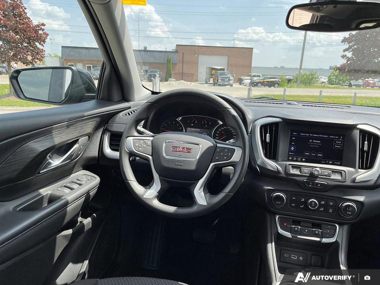 2022 GMC Terrain SLE | Heated Front Seats | Power Driver's Seat | Forward Collision Alert | Lane Keep Assist | Photo