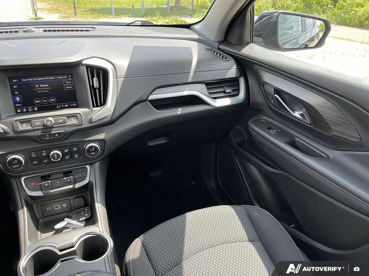 2022 GMC Terrain SLE | Heated Front Seats | Power Driver's Seat | Forward Collision Alert | Lane Keep Assist | Photo
