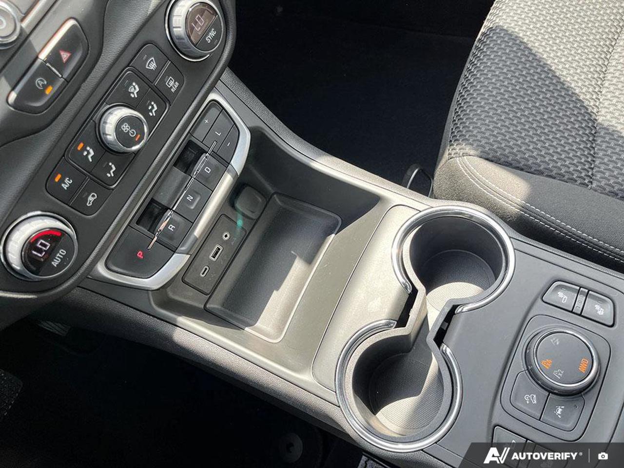 2022 GMC Terrain SLE | Heated Front Seats | Power Driver's Seat | Forward Collision Alert | Lane Keep Assist | Photo