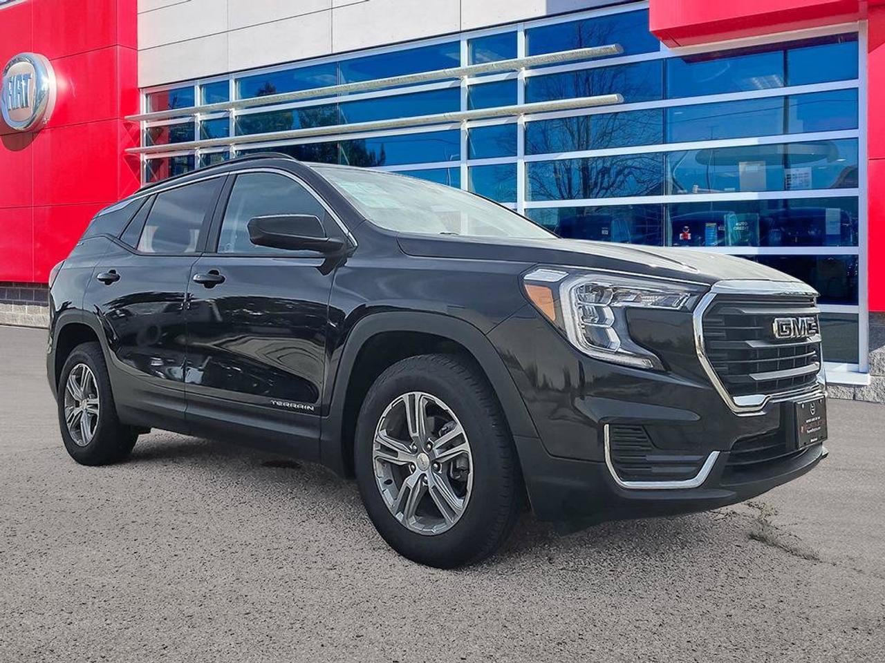 2022 GMC Terrain SLE | New Tires | Good Brakes | Great Condition | Blind-Spot Monitor | CarPlay | Android Auto | Photo
