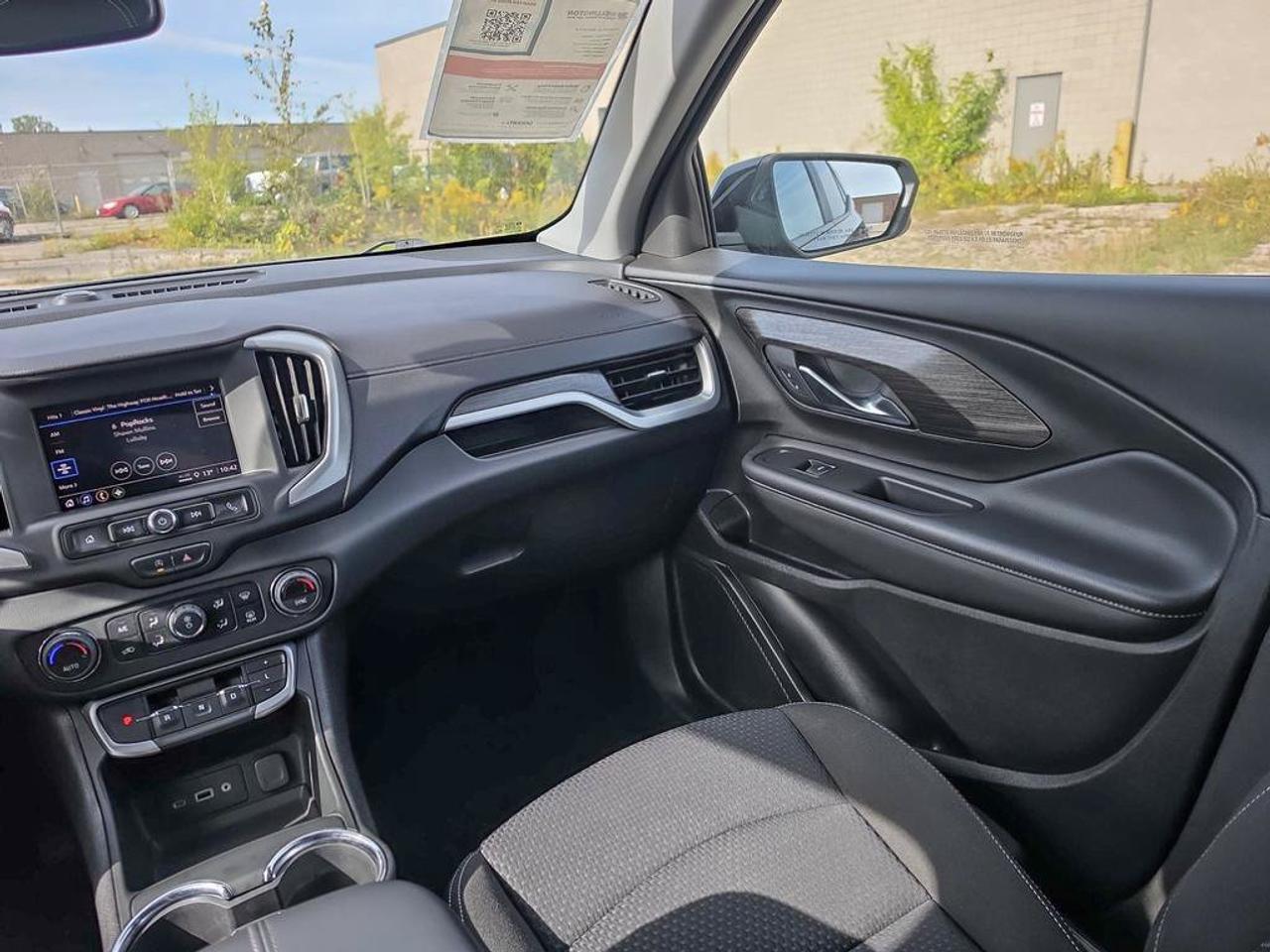 2022 GMC Terrain SLE | New Tires | Good Brakes | Great Condition | Blind-Spot Monitor | CarPlay | Android Auto | Photo