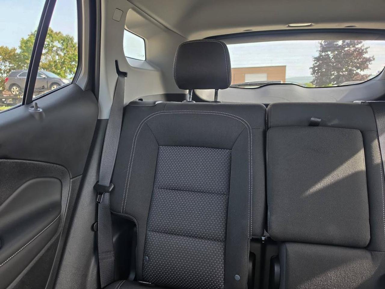 2022 GMC Terrain SLE | New Tires | Good Brakes | Great Condition | Blind-Spot Monitor | CarPlay | Android Auto | Photo