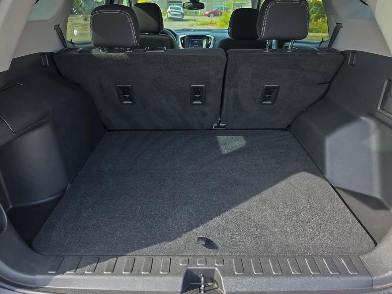 2022 GMC Terrain SLE | New Tires | Good Brakes | Great Condition | Blind-Spot Monitor | CarPlay | Android Auto | Photo
