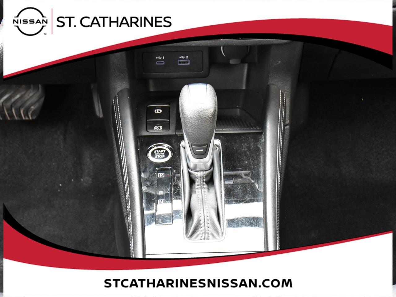 2024 Nissan Kicks SR Photo
