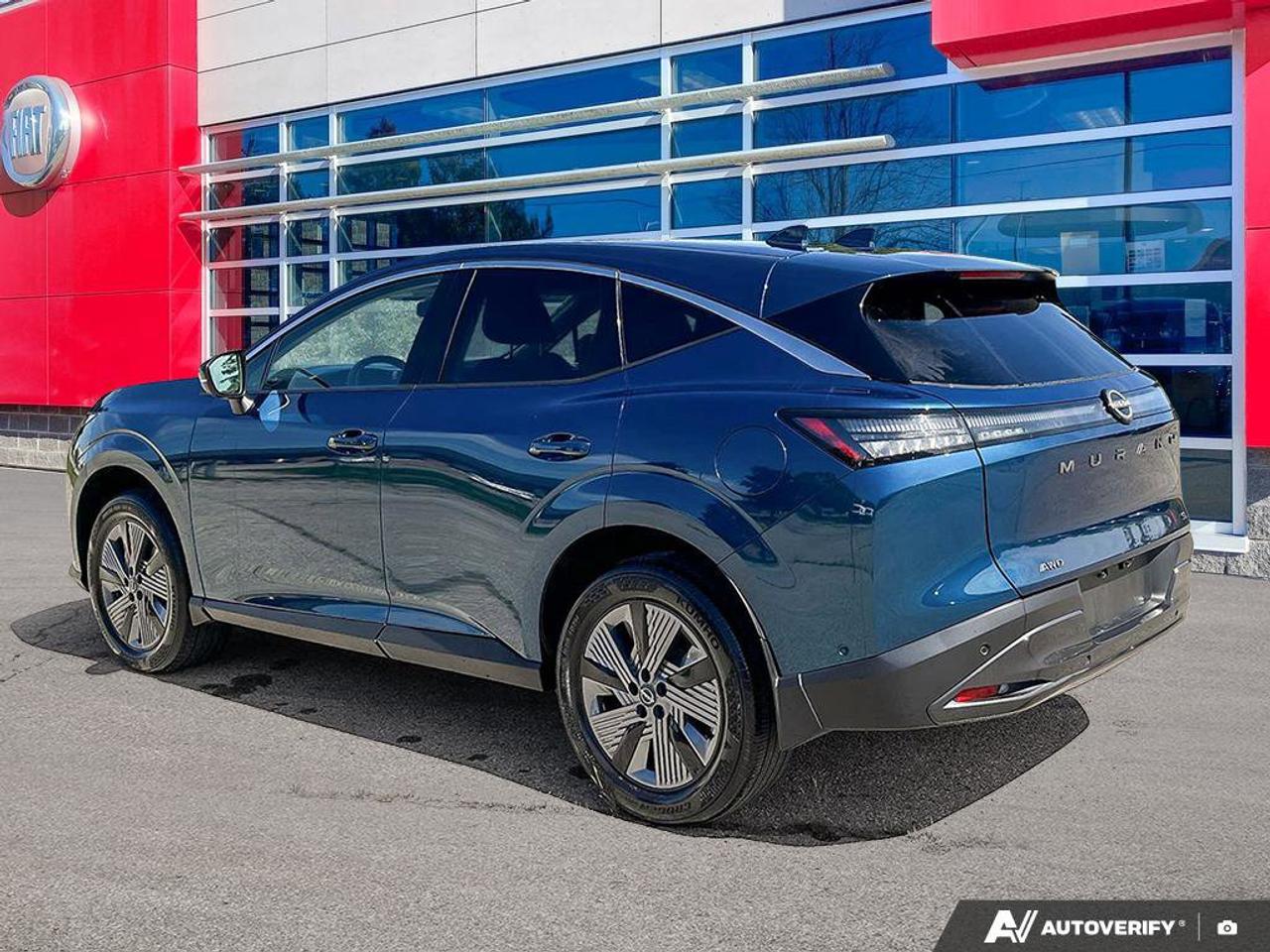2025 Nissan Murano SL Photo2