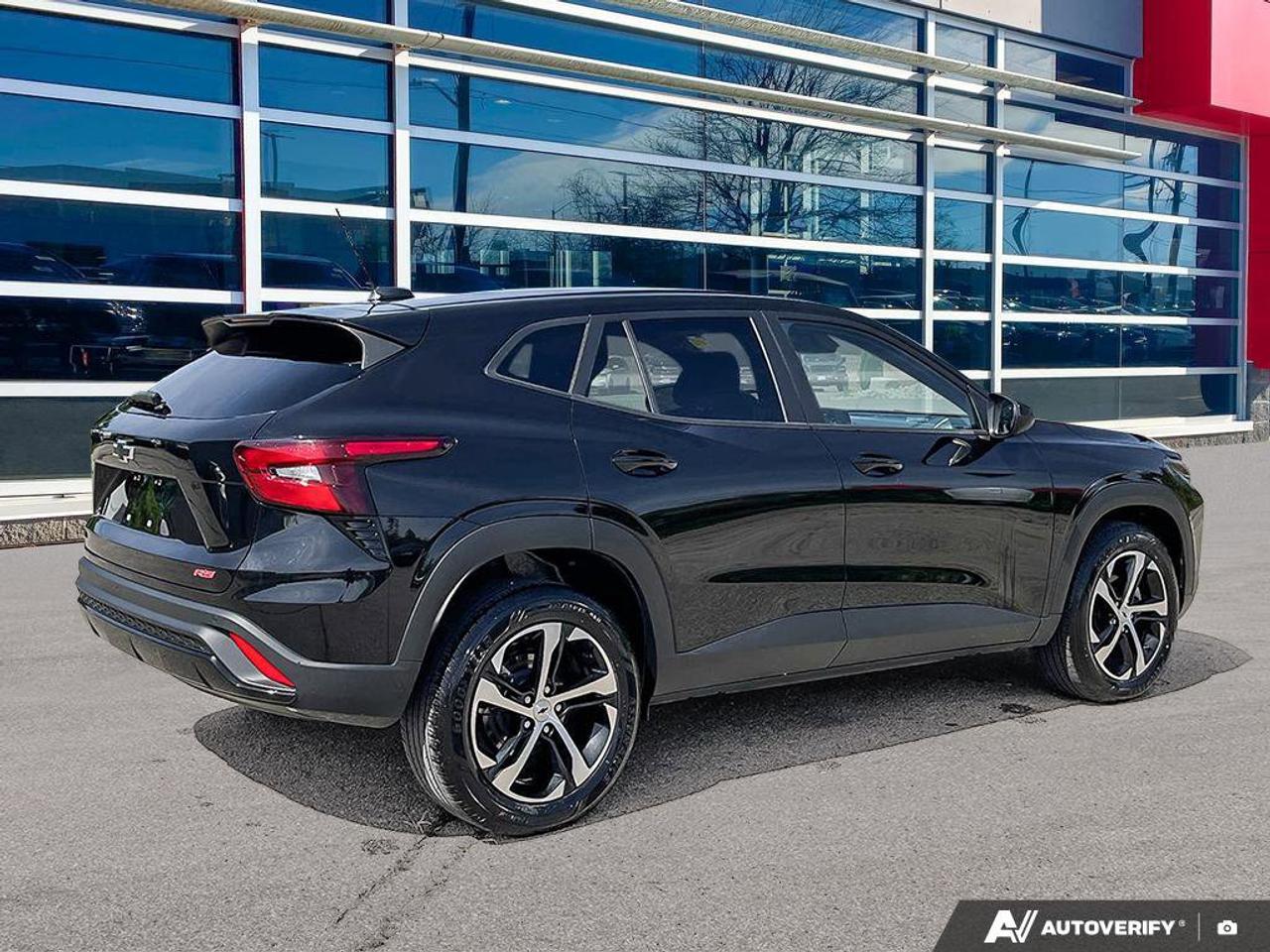 2025 Chevrolet Trax 1RS | Sunroof | CarPlay | Android Auto | Heated Seats & Steering Wheel | Lane Keep | Blind-Spot Photo
