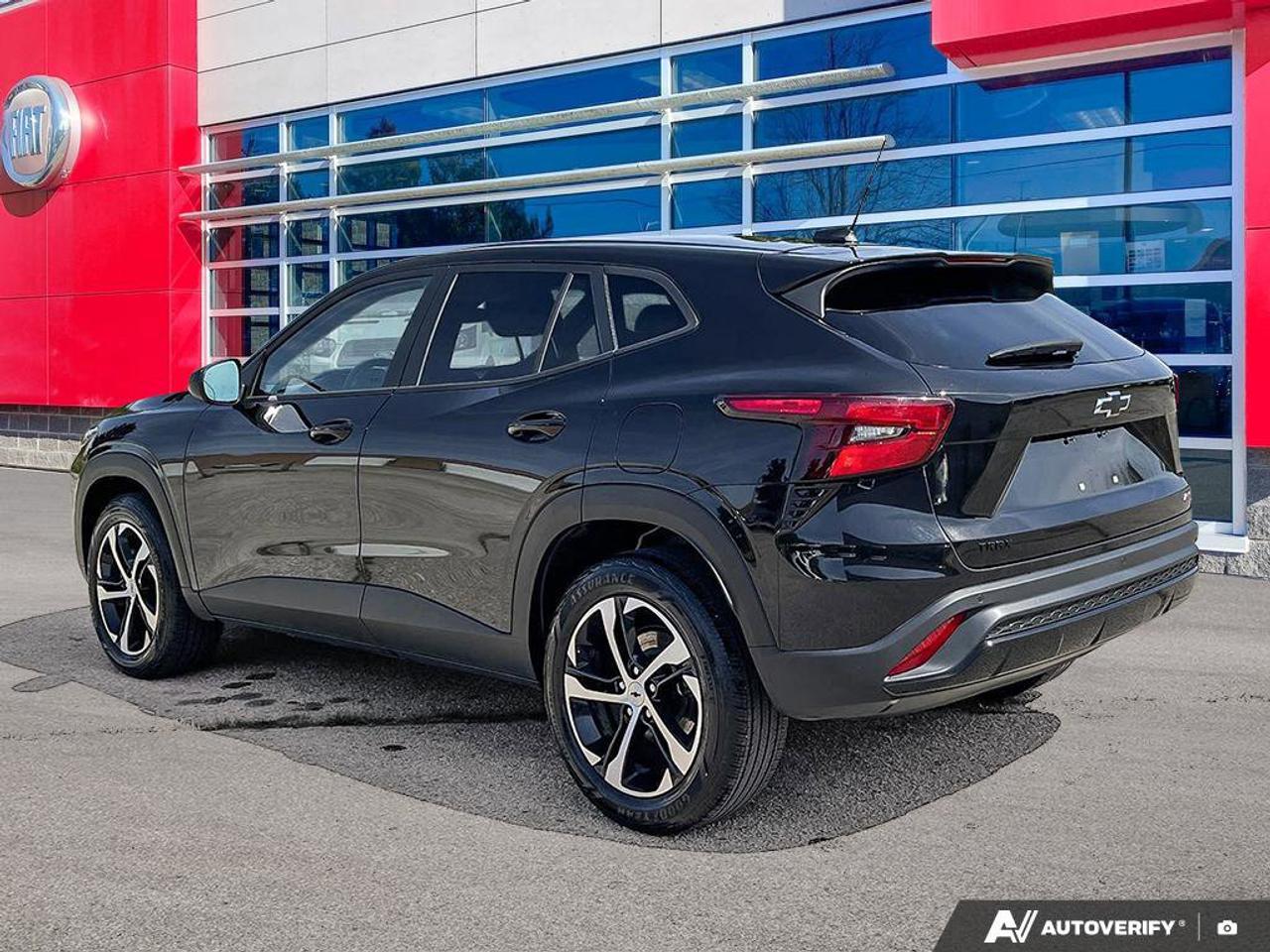 2025 Chevrolet Trax 1RS | Sunroof | CarPlay | Android Auto | Heated Seats & Steering Wheel | Lane Keep | Blind-Spot Photo