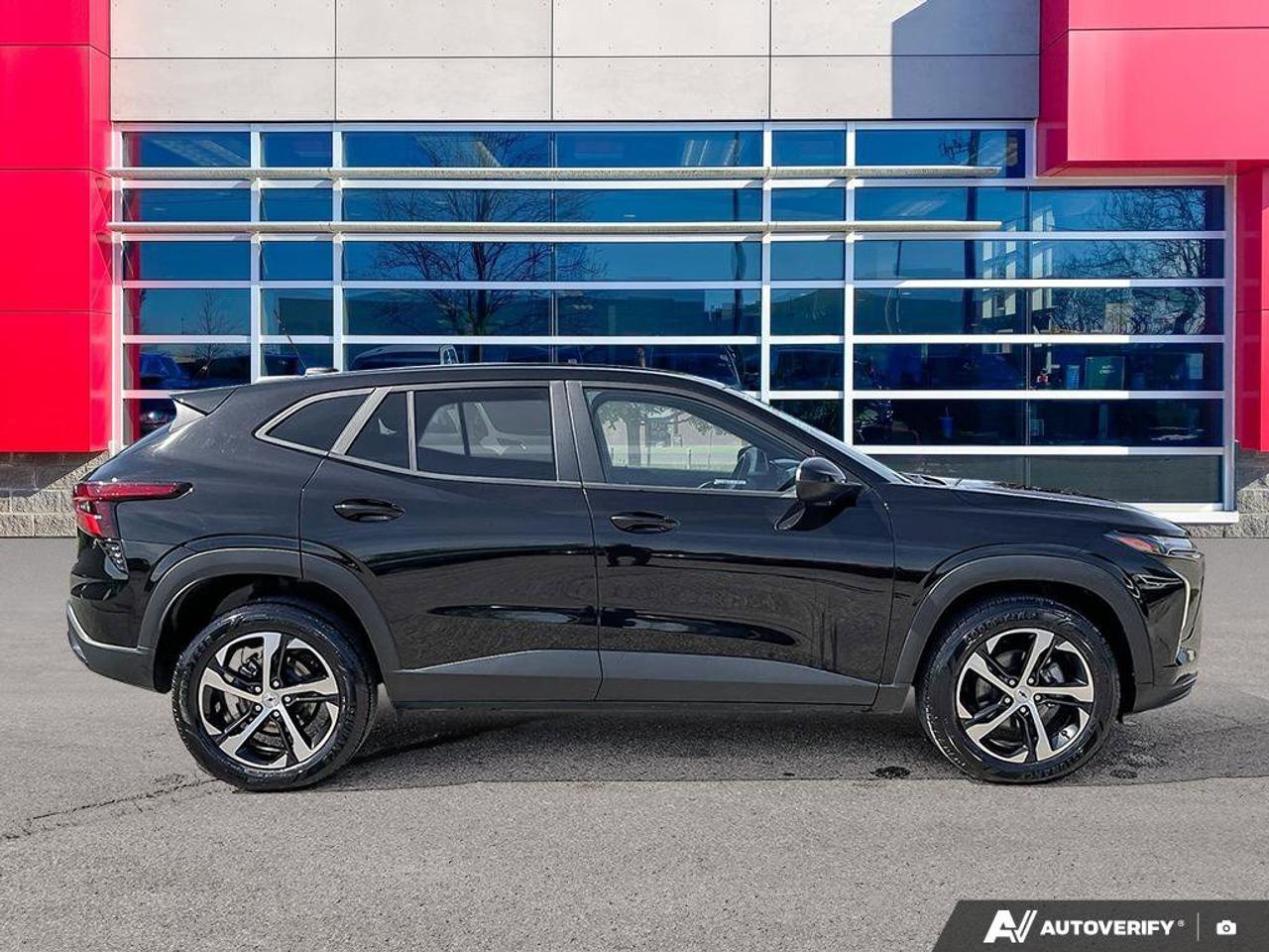 2025 Chevrolet Trax 1RS | Sunroof | CarPlay | Android Auto | Heated Seats & Steering Wheel | Lane Keep | Blind-Spot Photo