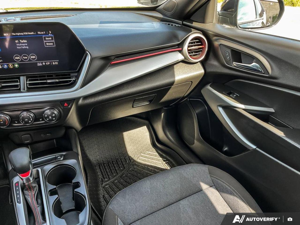 2025 Chevrolet Trax 1RS | Sunroof | CarPlay | Android Auto | Heated Seats & Steering Wheel | Lane Keep | Blind-Spot Photo