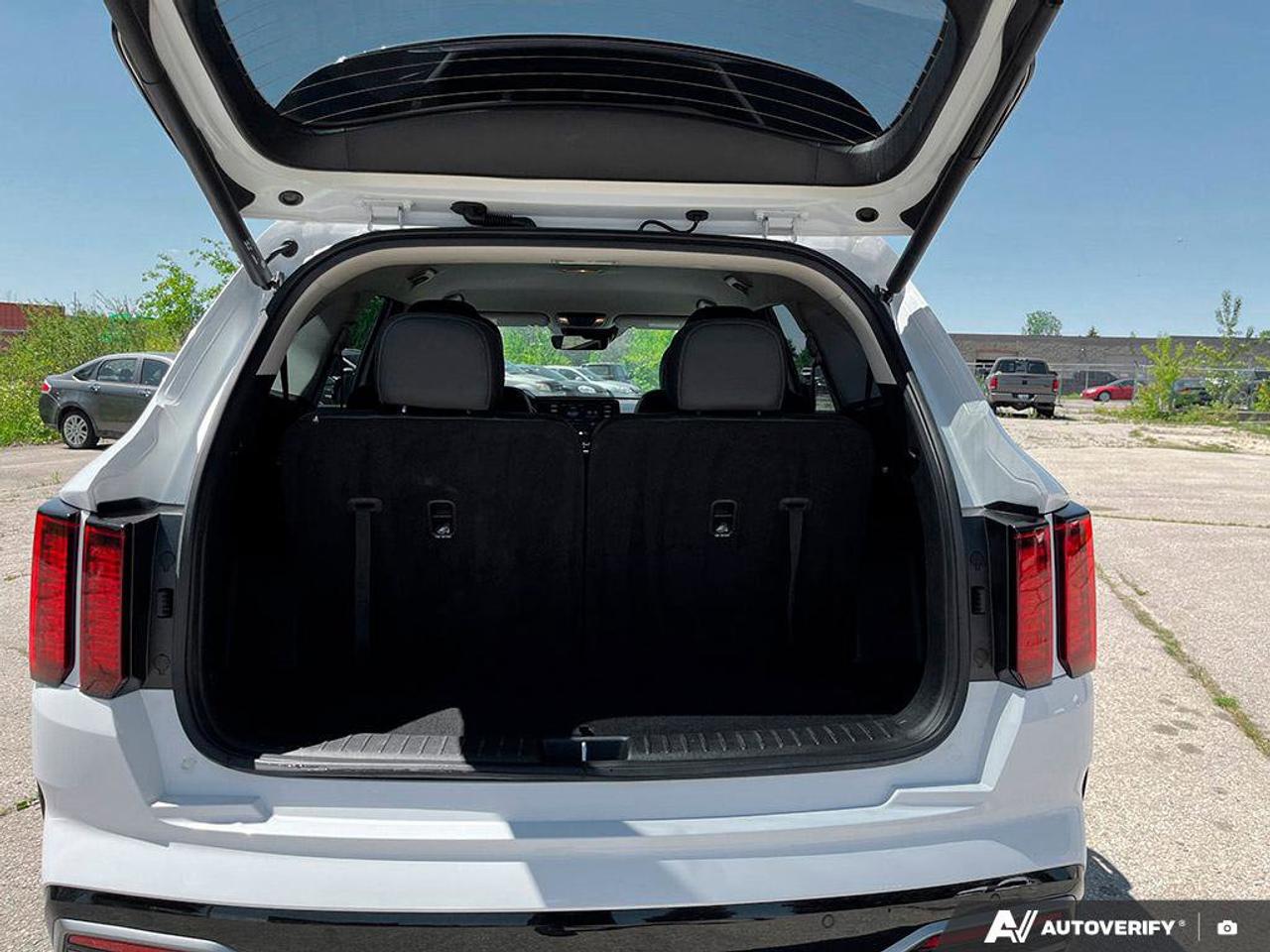 2021 Kia Sorento EX | Leather | Blind-Spot | Adaptive Cruise | Heated Steering Wheel | Heated Seats | CarPlay | Photo