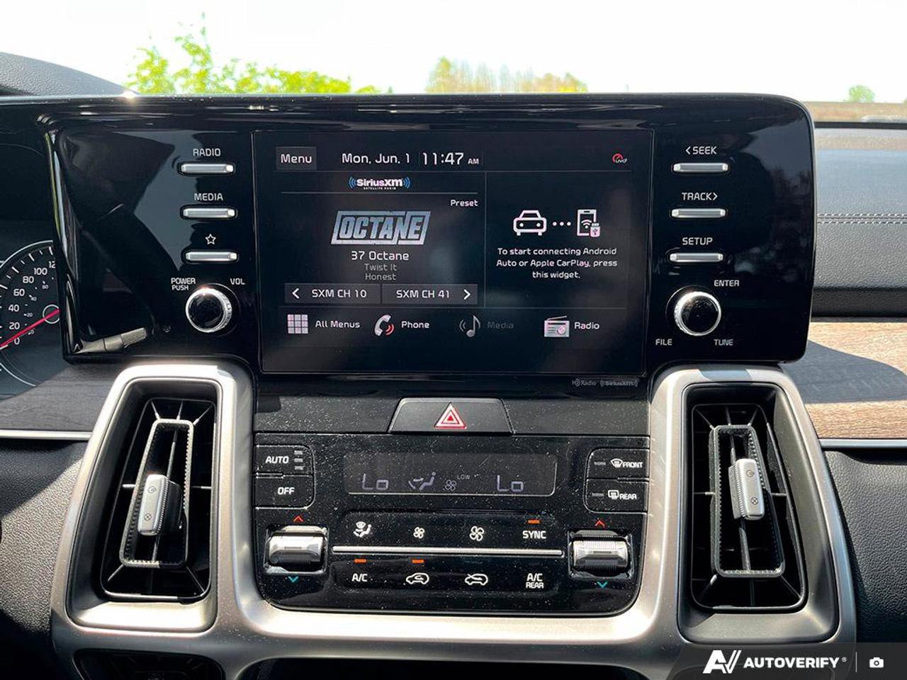 2021 Kia Sorento EX | Leather | Blind-Spot | Adaptive Cruise | Heated Steering Wheel | Heated Seats | CarPlay | Photo