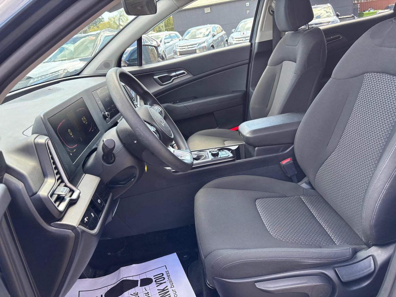 2024 Kia Sportage LX 4dr All-wheel Drive Photo4