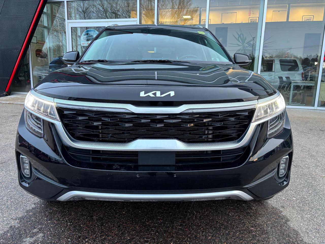 2023 Kia Seltos SX Turbo w/Black Interior 4dr All-Wheel Drive Photo