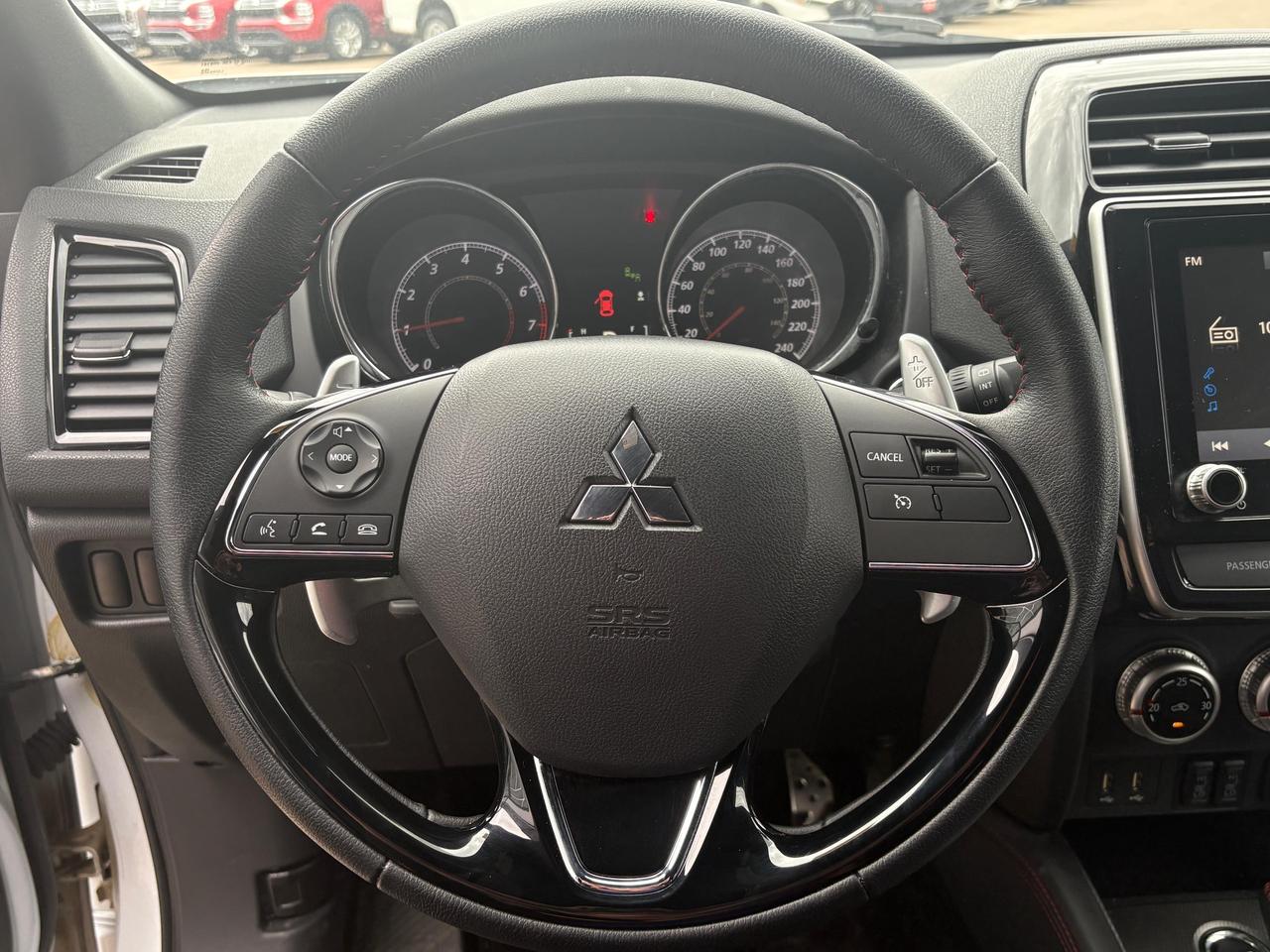 2023 Mitsubishi RVR LE 4dr AWC Photo