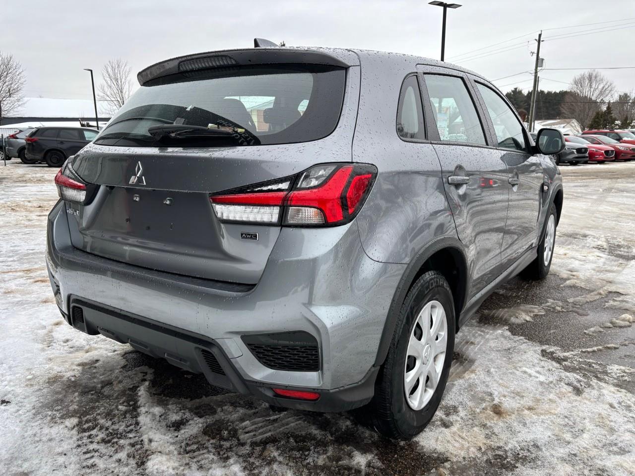 2023 Mitsubishi RVR ES 4dr AWC Photo