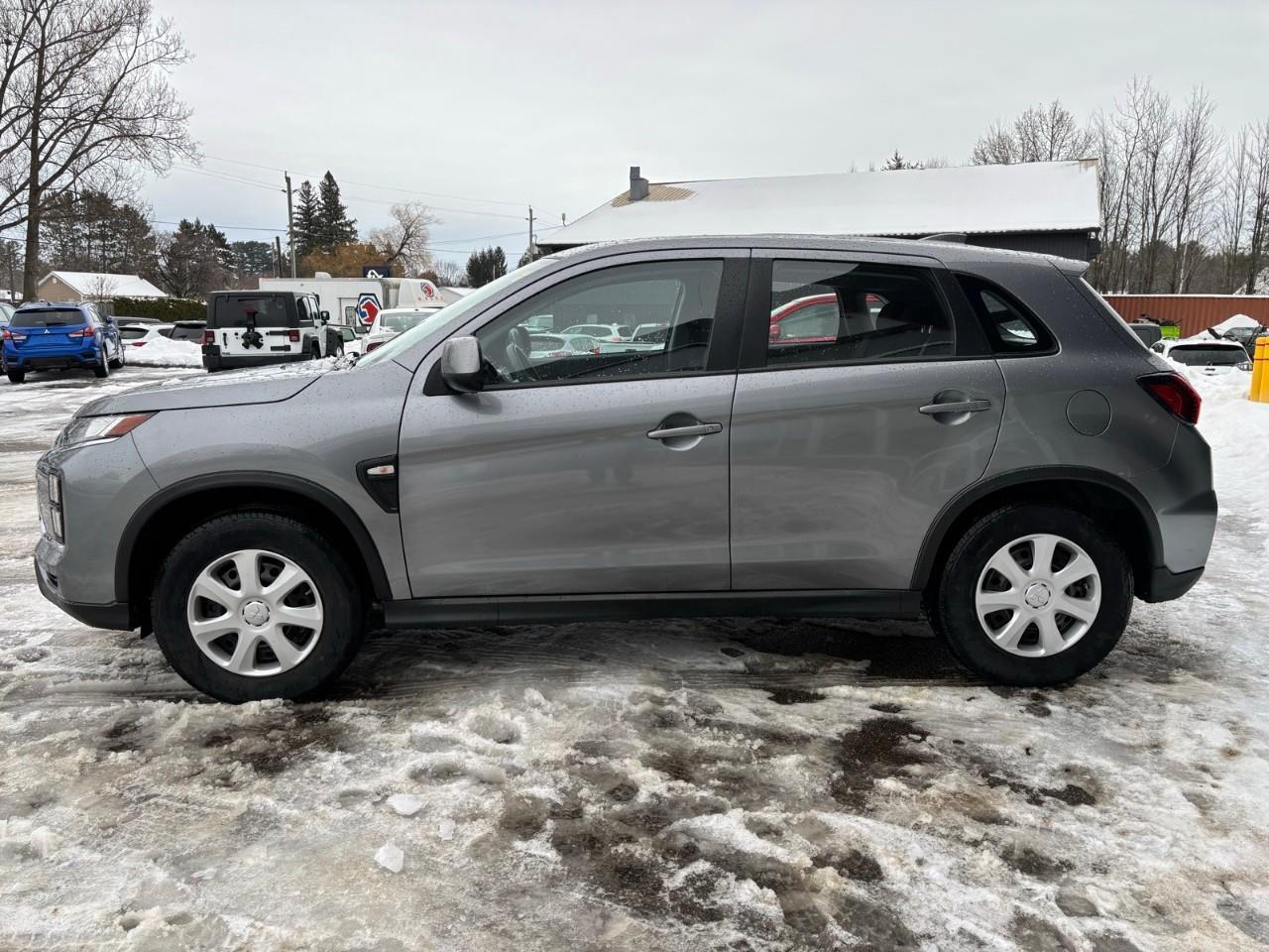 2023 Mitsubishi RVR ES 4dr AWC Photo
