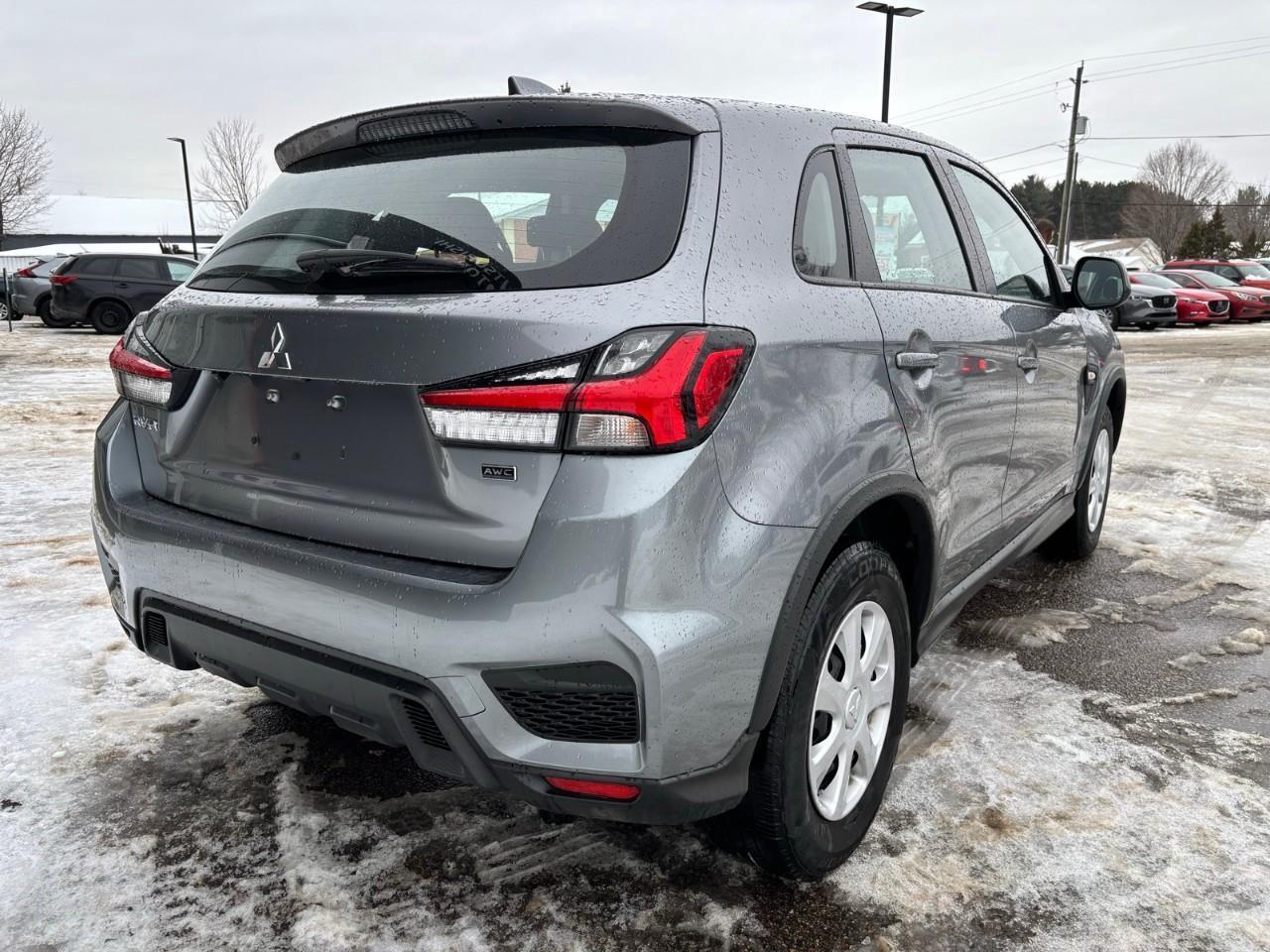 2023 Mitsubishi RVR ES 4dr AWC Photo