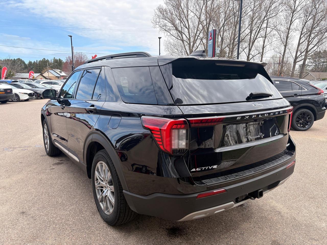 2025 Ford Explorer Active 4dr 4x4 Photo