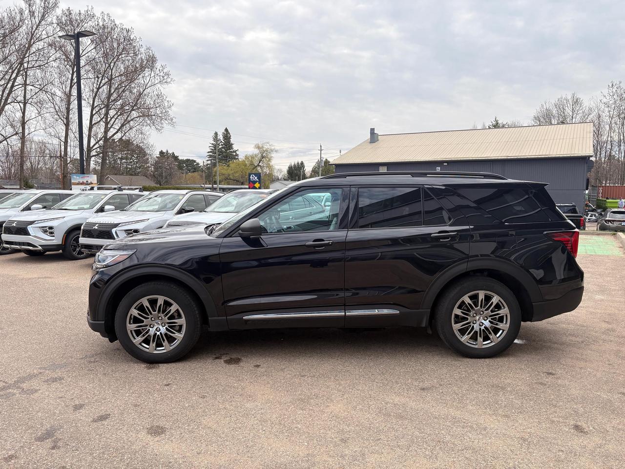 2025 Ford Explorer Active 4dr 4x4 Photo