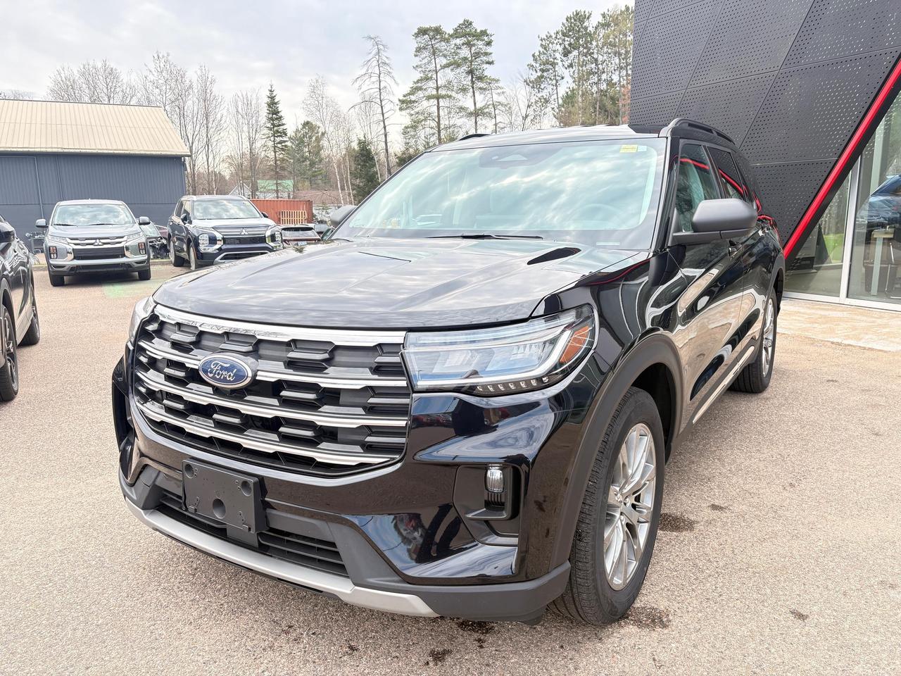 2025 Ford Explorer Active 4dr 4x4 Photo