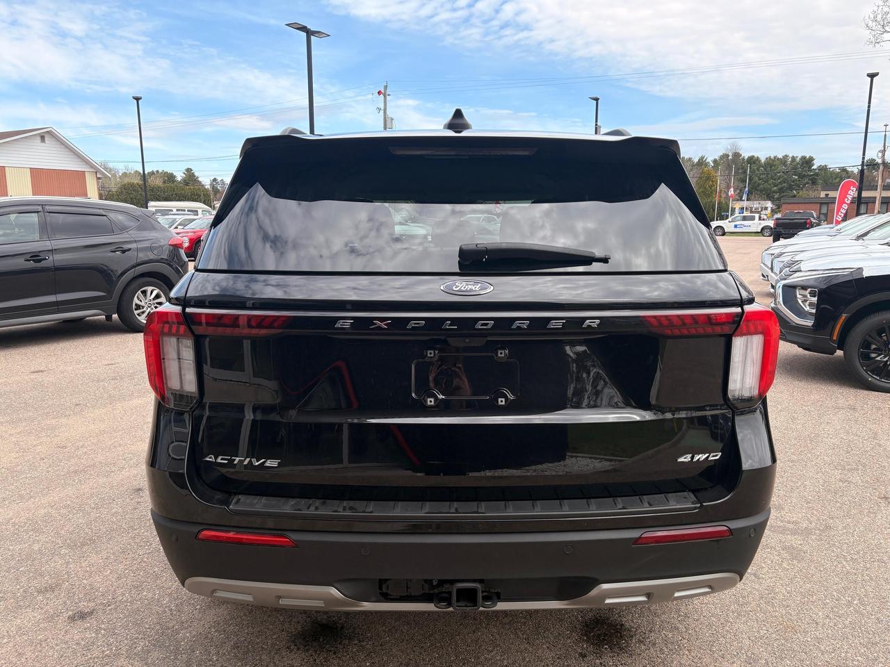 2025 Ford Explorer Active 4dr 4x4 Photo