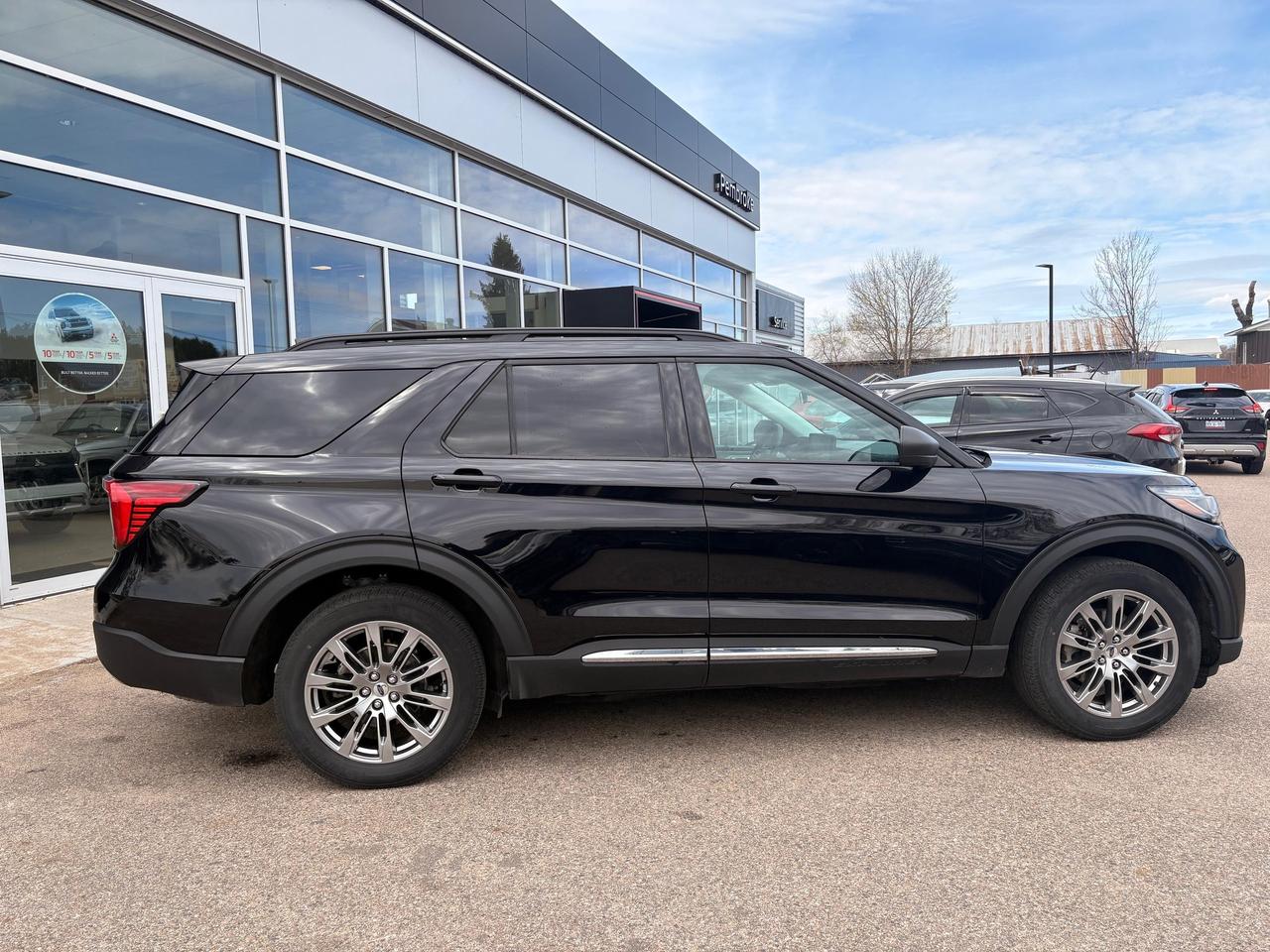 2025 Ford Explorer Active 4dr 4x4 Photo