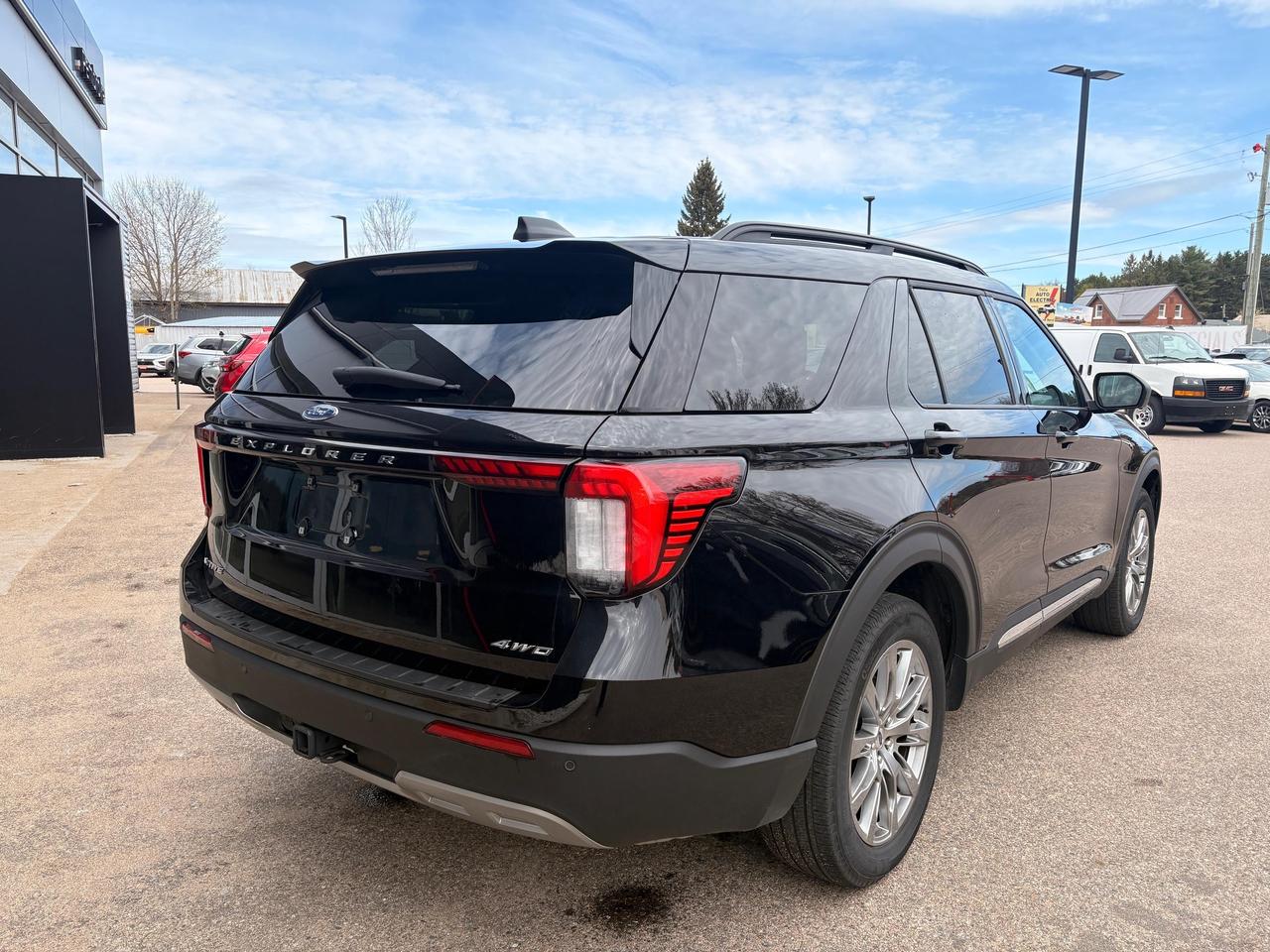2025 Ford Explorer Active 4dr 4x4 Photo
