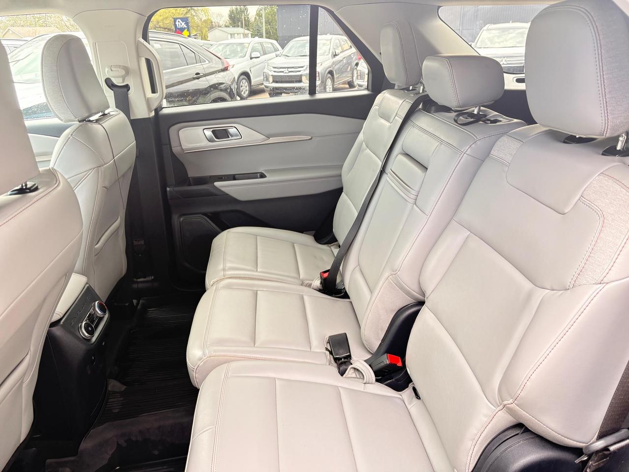 2025 Ford Explorer Active 4dr 4x4 Photo
