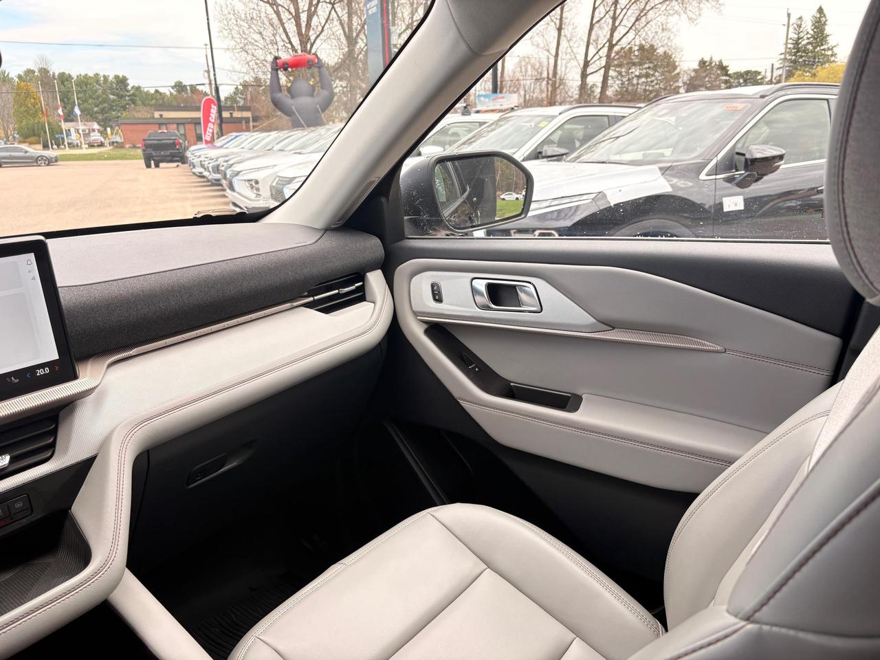 2025 Ford Explorer Active 4dr 4x4 Photo