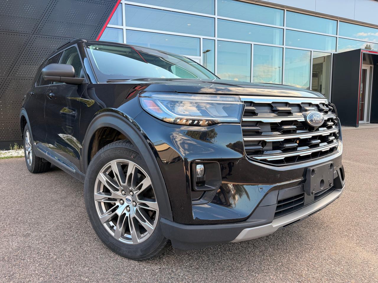 2025 Ford Explorer Active 4dr 4x4 Photo