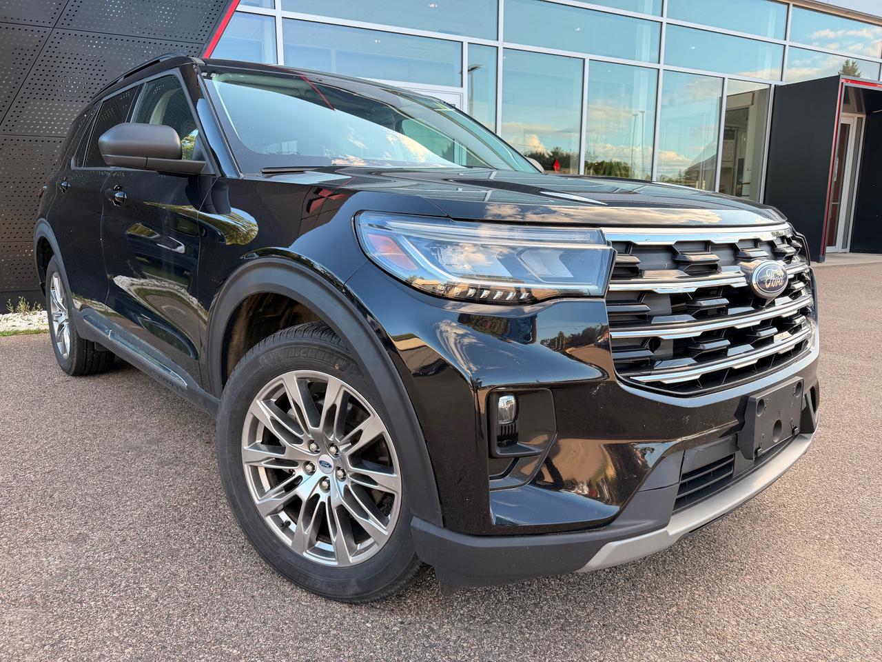 2025 Ford Explorer Active 4dr 4x4 Photo