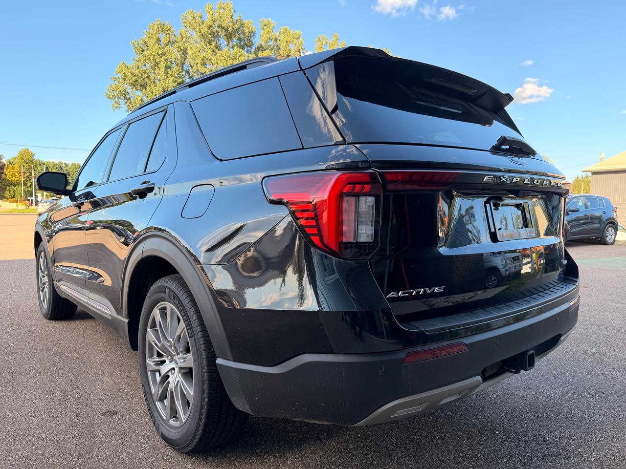 2025 Ford Explorer Active 4dr 4x4 Photo