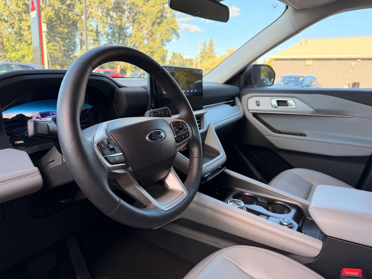 2025 Ford Explorer Active 4dr 4x4 Photo