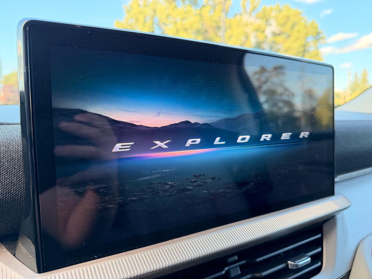 2025 Ford Explorer Active 4dr 4x4 Photo