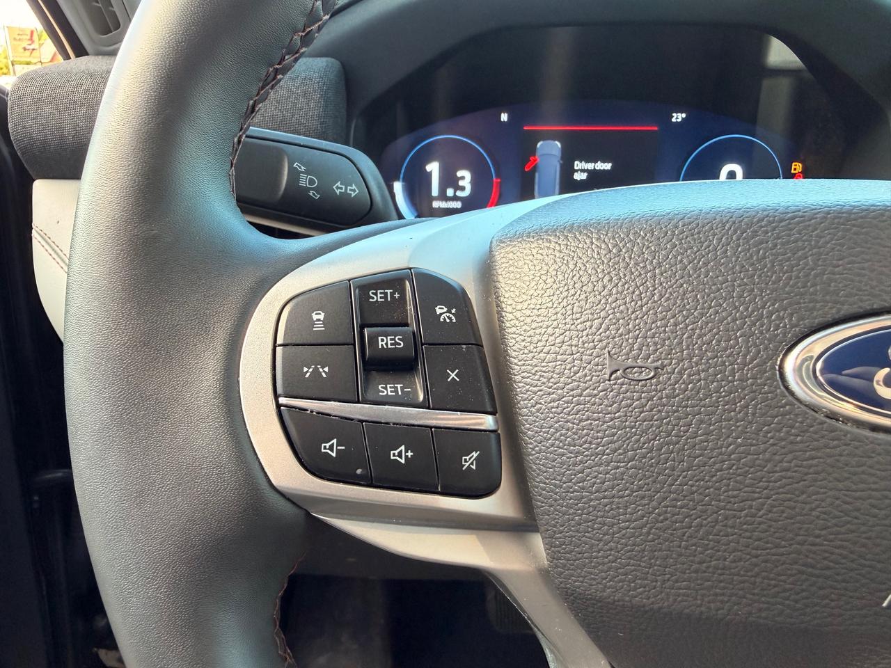 2025 Ford Explorer Active 4dr 4x4 Photo