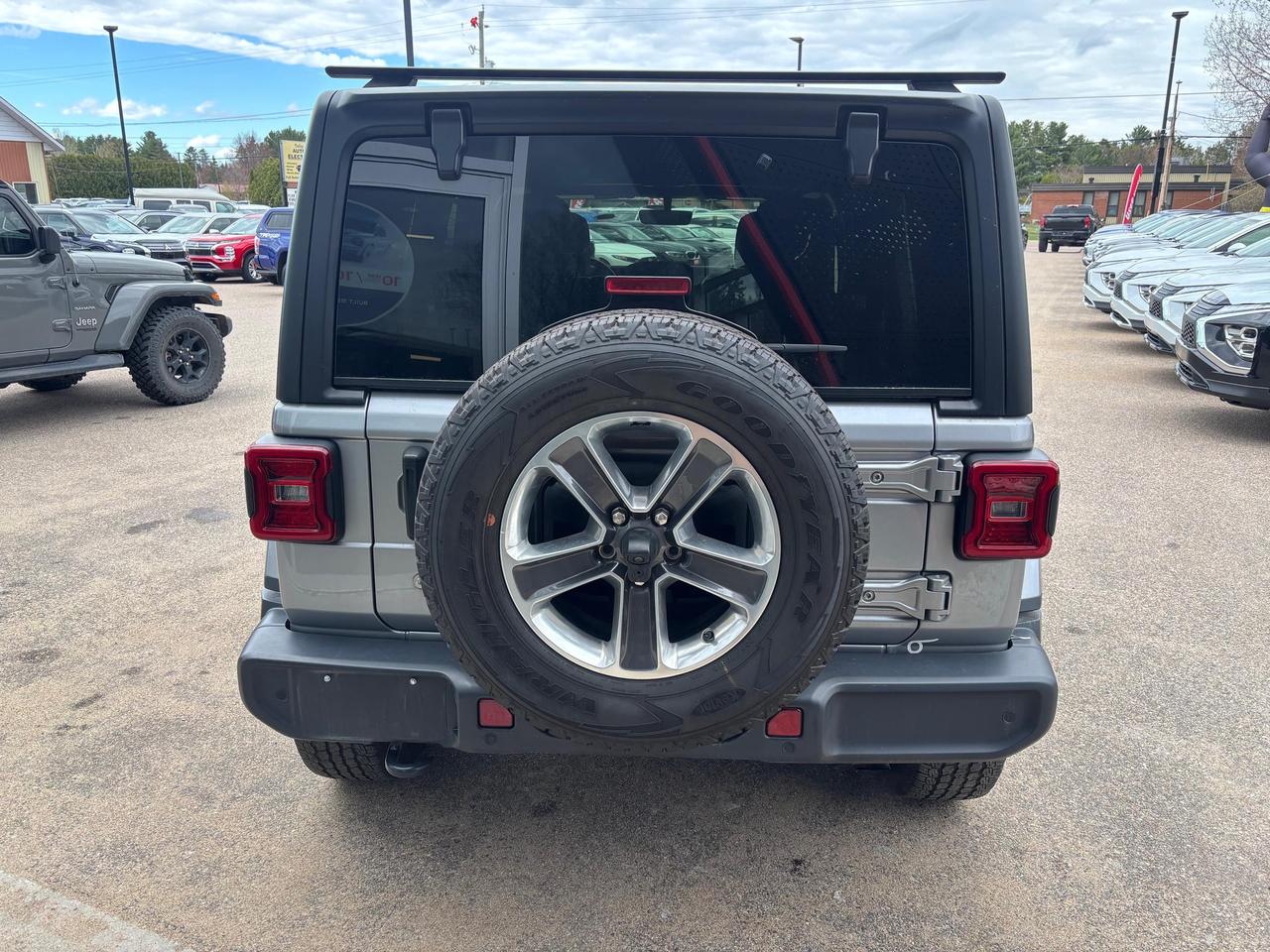 2019 Jeep WRANGLER UNLIMITED Sahara 4dr 4x4 Photo