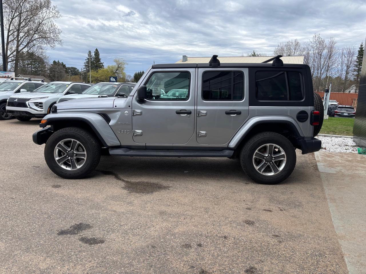 2019 Jeep WRANGLER UNLIMITED Sahara 4dr 4x4 Photo