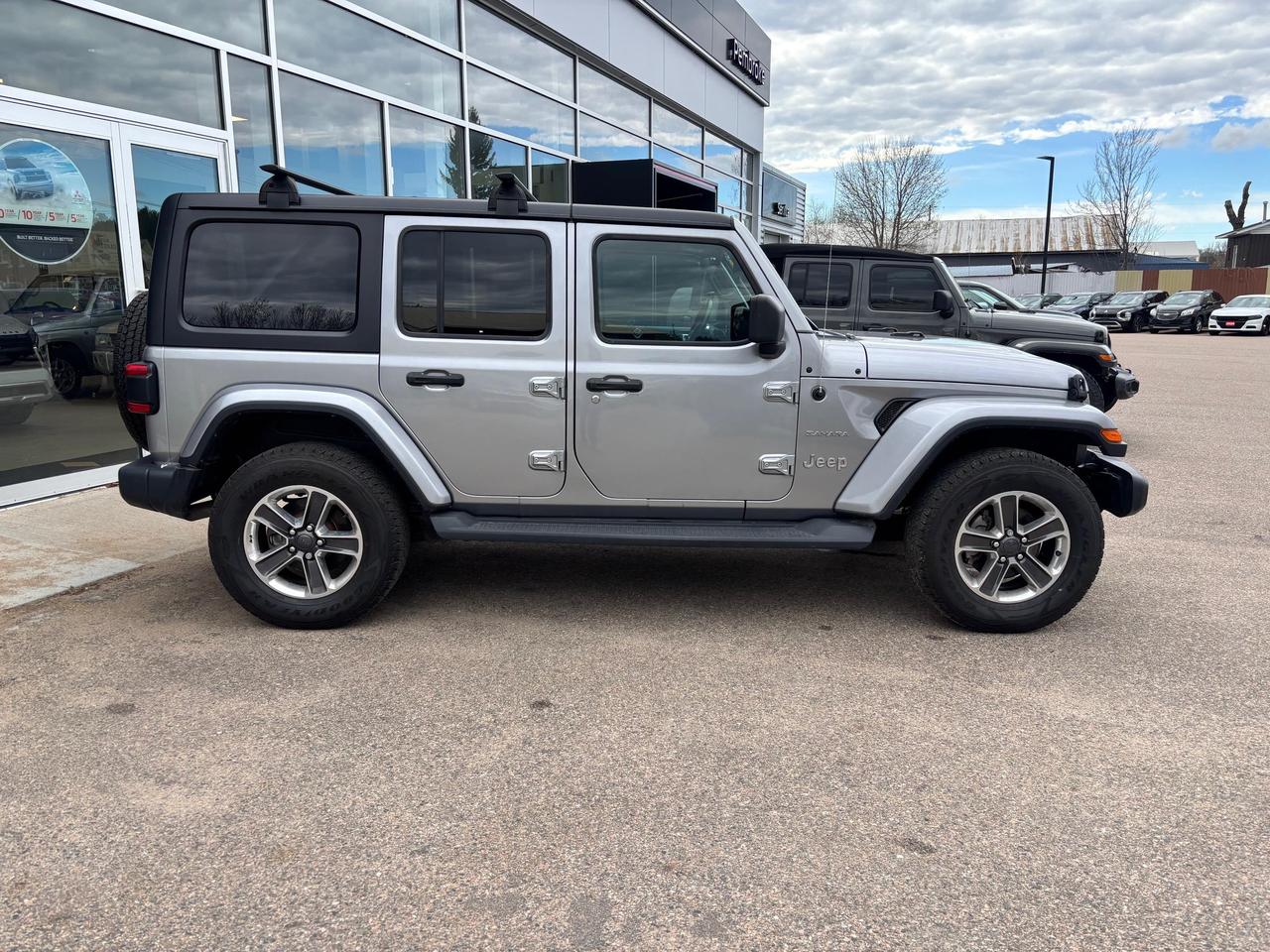 2019 Jeep WRANGLER UNLIMITED Sahara 4dr 4x4 Photo