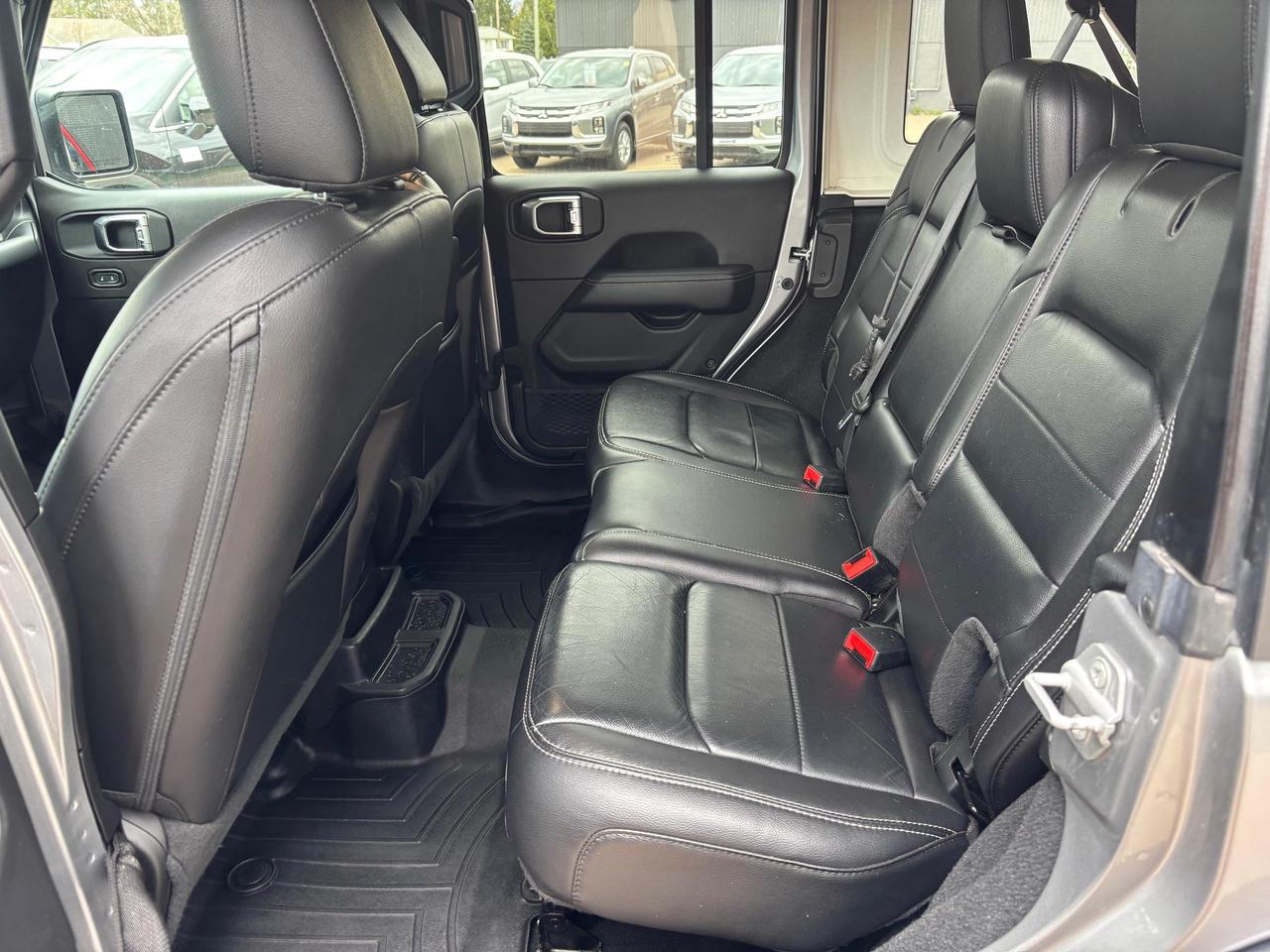 2019 Jeep WRANGLER UNLIMITED Sahara 4dr 4x4 Photo