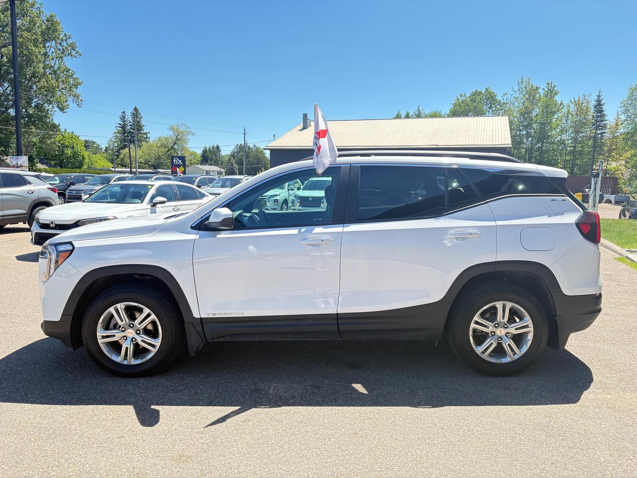 2024 GMC Terrain SLE 4dr All-Wheel Drive Photo3