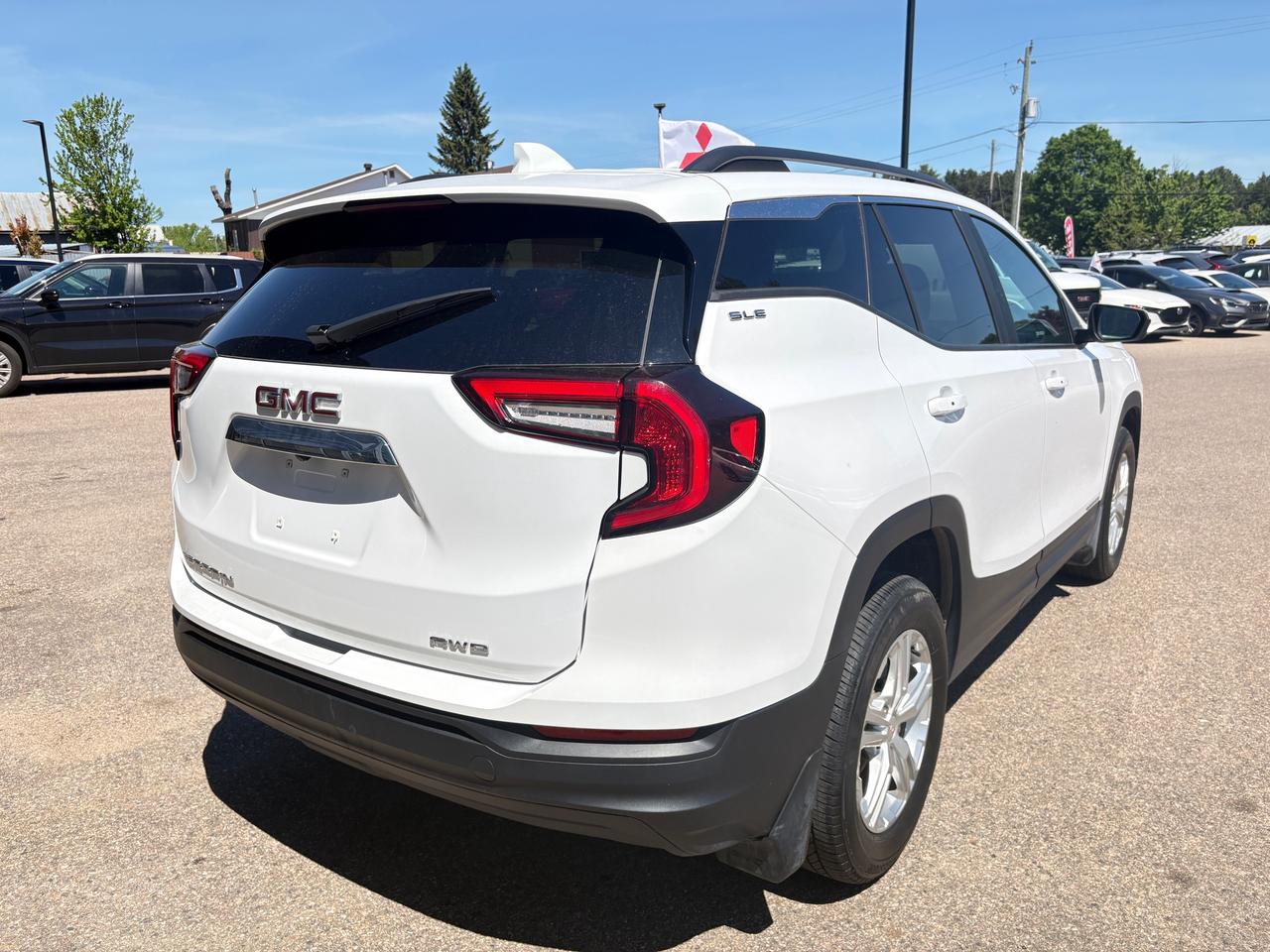 2024 GMC Terrain SLE 4dr All-Wheel Drive Photo