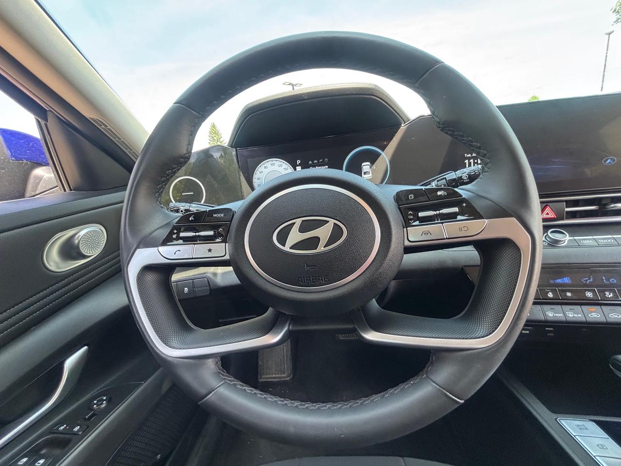 2025 Hyundai Elantra Preferred w/Tech Pkg 4dr Sedan Photo