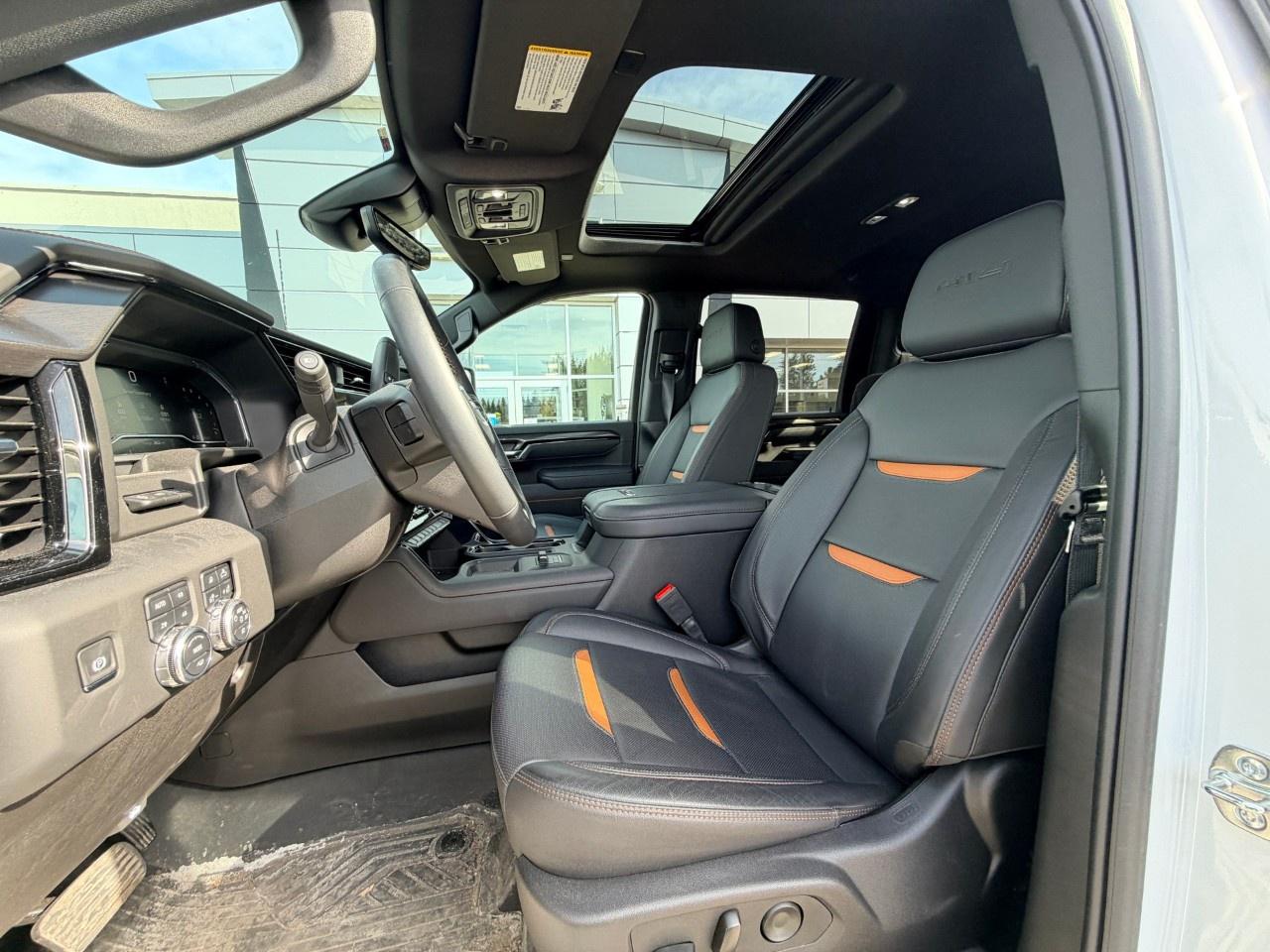 2025 GMC SIERRA 2500HD 4WD Crew Cab Standard Box AT4 Photo