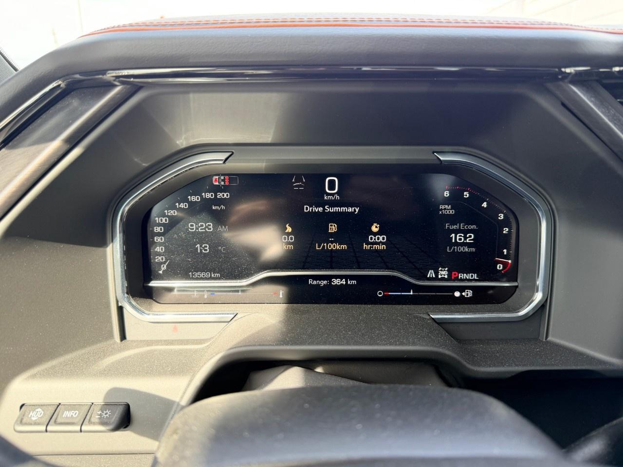 2025 GMC SIERRA 2500HD 4WD Crew Cab Standard Box AT4 Photo